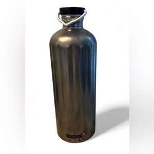 SIGG Heritage Aluminum Traveler Classic Water Bottle 1.0L